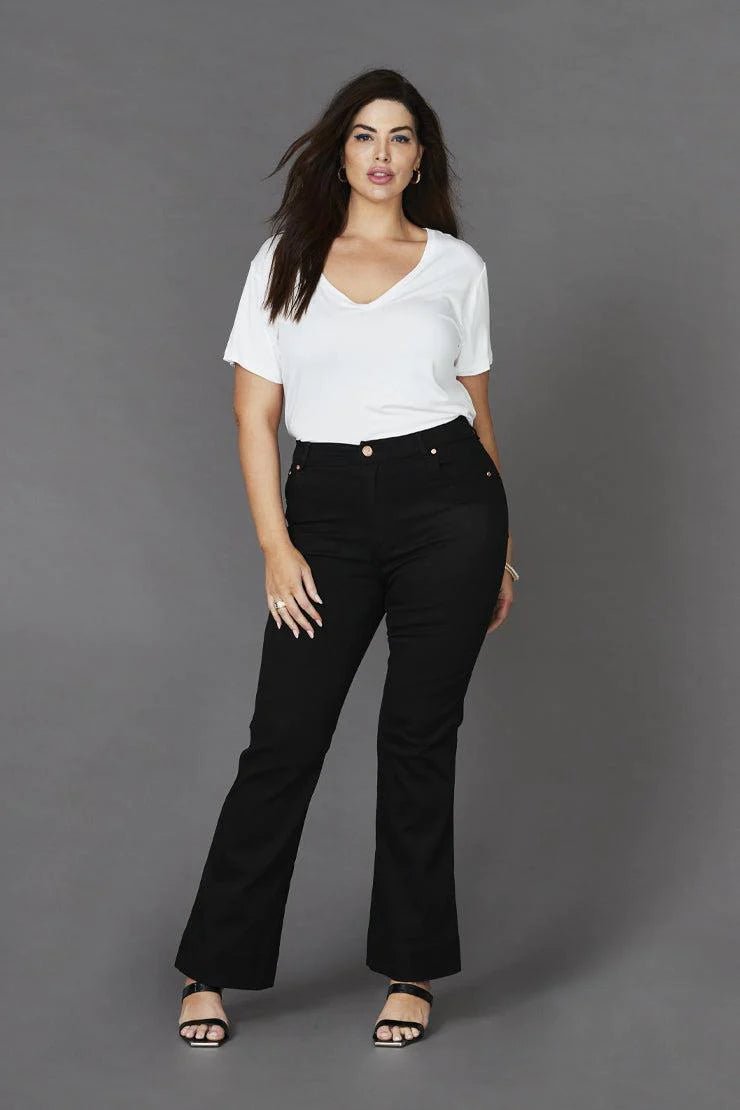 Bootcut Jeans - Embody Women