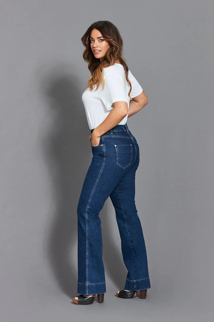 Flare Jeans - Embody Women